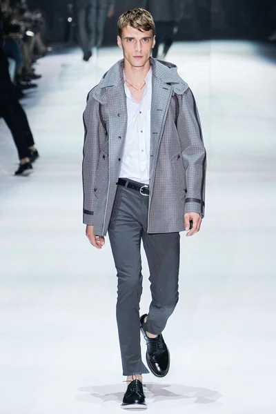Look 25
